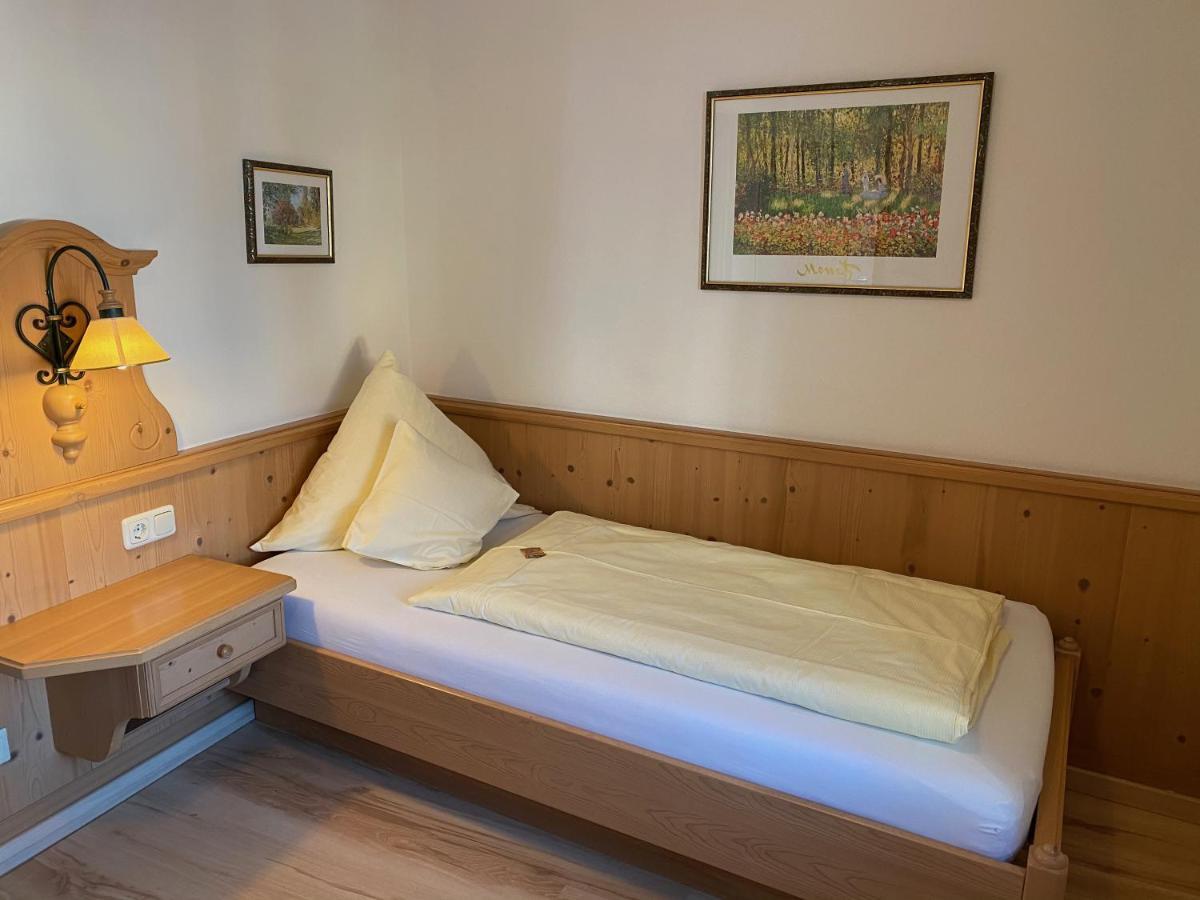 Hotel Lobmeyer Roding Eksteriør billede